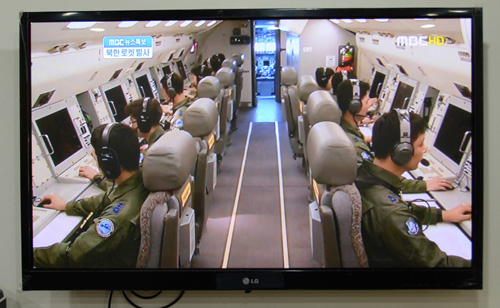 韩国电视台MBC正在对韩国军方的反映对策进行报道。