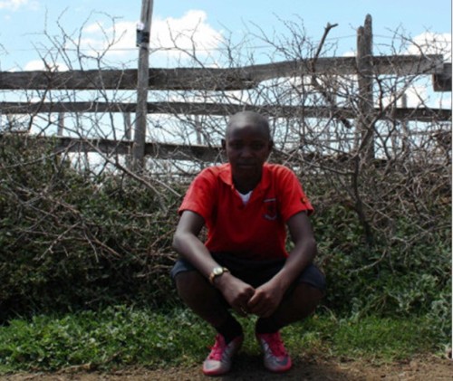 组图:肯尼亚13岁男孩为保家畜出奇招【4】