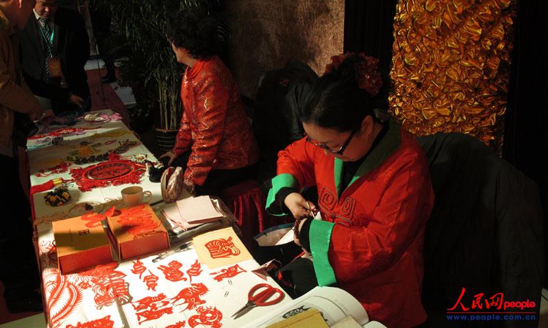 ���������չʾ�й���ֽ�ͱ�֯