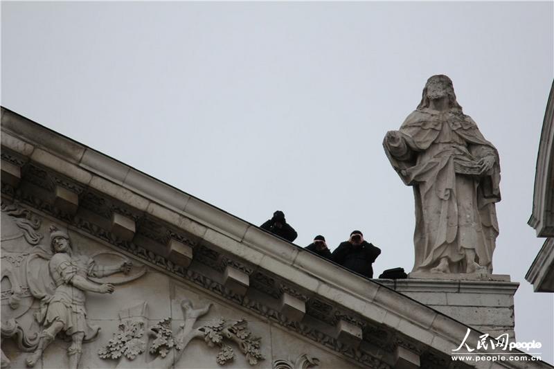 417磬Ӣǰж˵ʥ޴þСԱӰУ