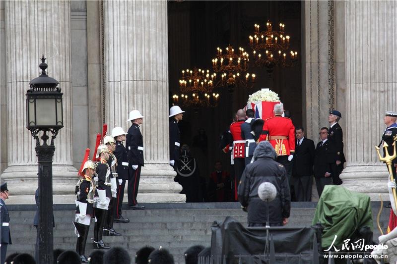 417磬Ӣǰж˵ʥ޴þСáӰУ