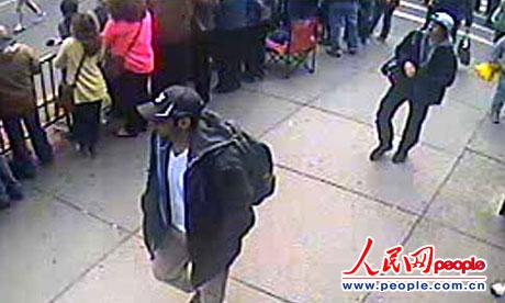 联邦调查局公布的两名嫌疑人照片。