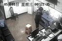 "雷锋女"警局行窃