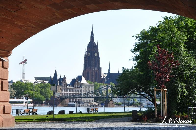 ӱ߲ԶǷ˸á14600ʷ伸սѡ1562-1792ʥ۹ʱڹ10λ¹ʵ۵ļڴ˾С ֣ͤ 㣩