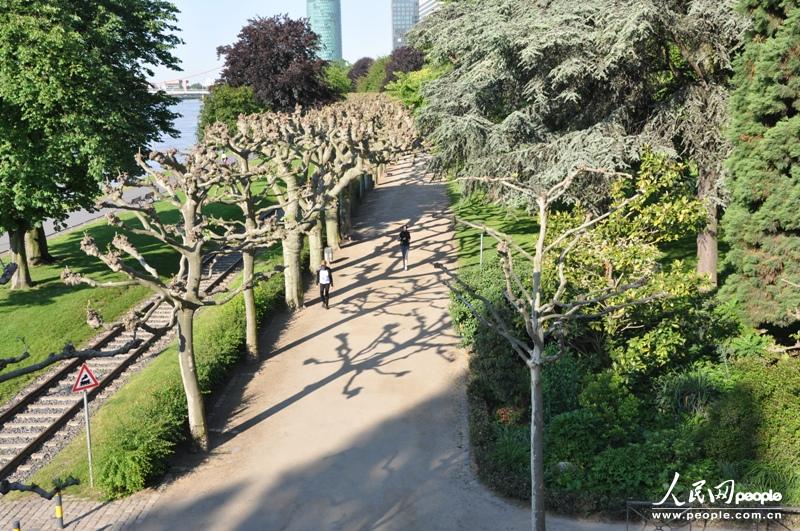 һ磬кܶӱ߳ܡ ֣ͤ 㣩