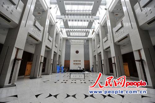 朴槿惠此次演讲将在清华大学主楼后厅举行。(摄影:翁奇羽)