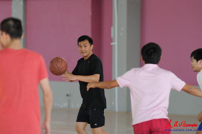 ΪҵĽʹݻ֯Աͻǵй˴򡢼ѹսµĲٽΪǵйҲ½عפʹԬȪڽܲɷʱ˵ˣڶղһˡֻҪʹݵ˶ص󡣡 ͼΪѸʹԱƬפʹṩ