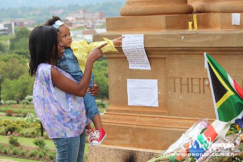 �Ϸ���������ԸǽǰΪ�������׻�������Ӱ Τ����