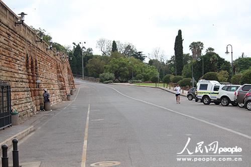 ��ͳ��ǰ�Ľֵ��Ͽտյ�����һ�Է��ڳ��ܡ�����Ӱ Τ����