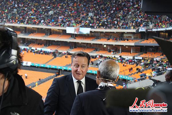 ǰӢ࿨÷ڽýĲɷáӰ ȻΤ