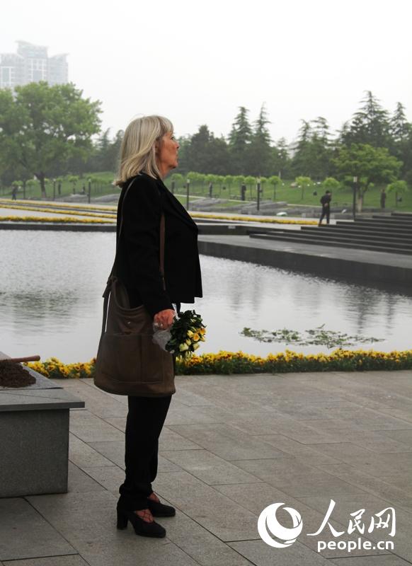 ±ŮϾɱݡͼƬɵפʹṩ