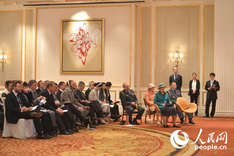 ŮһвμӵйͶ̳Ӱ䣩