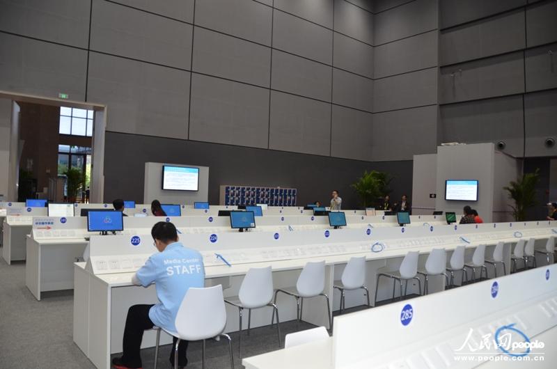 ý�幫�����������300������λ������1յ̨�ơ�2����Դ������1������ӿڡ�