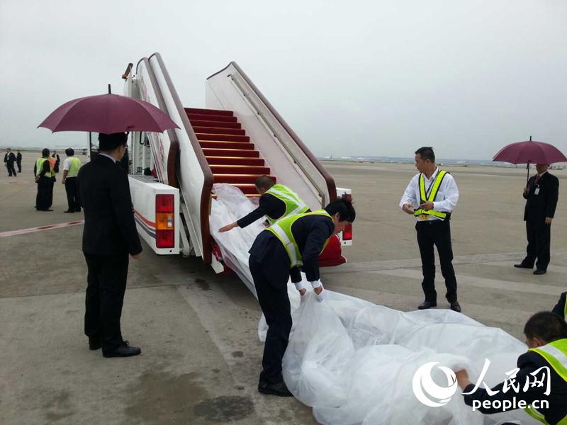 ר���ִ�ǰ���з�������Ա�����ŵؽ��нӴ����ù���������Ӱ ������