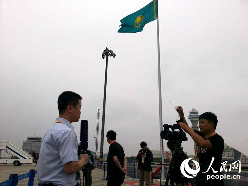 ר���ִ�ǰ���з�������Ա�����ŵؽ��нӴ����ù���������Ӱ ������