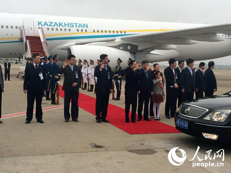 ͣ��ƺ�ϵ�ӭ����Ա�������˹̹��ͳ��������Ү����ָ�𡣣���Ӱ ������