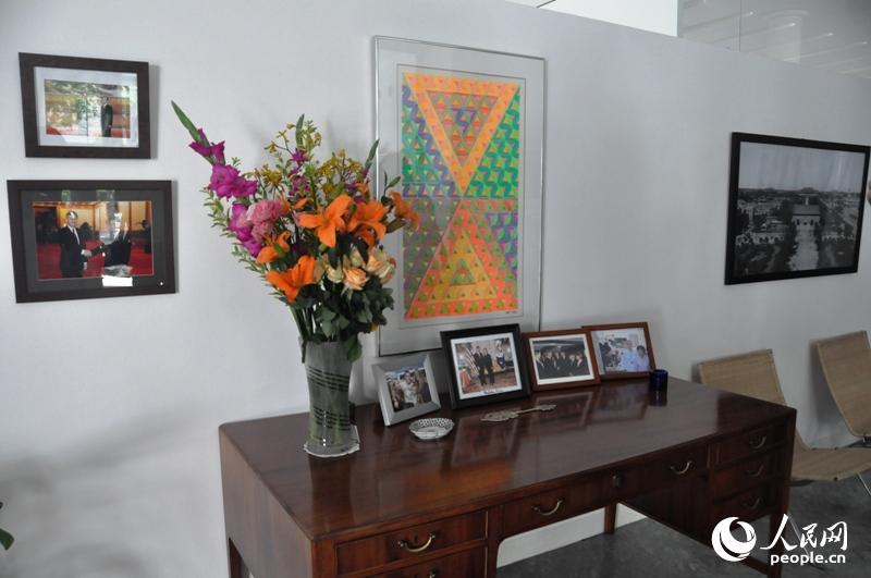 ��ۡ�����ذڷ��Ŵ�ʹ���й��쵼�˵ĺ�Ӱ������Ӱ�������� ֣��ͤ��