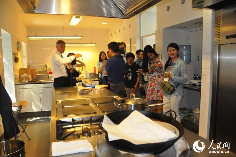 ���ʢ��ʹ����ý��ι۳���������Ӱ�������� ֣��ͤ��