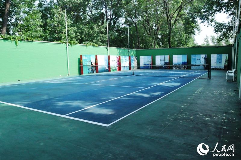 ʹ�����򳡡�����Ҳ������Ϊʹ��չ���ľٰ�ء����죬����������չ���йص�����ɫ���еĽ������ݡ�����Ӱ�������� ֣��ͤ��