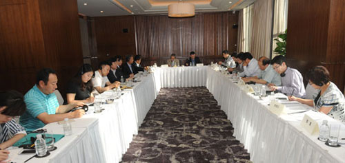 �׽��к������������Բ�����ھ����У�ͼ����2��