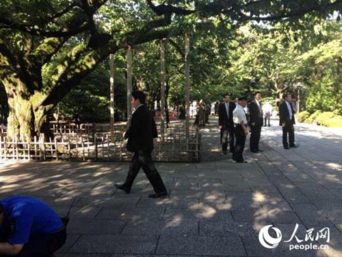 ���ǵ����һ��ǰ����������ΰݵ����͡�