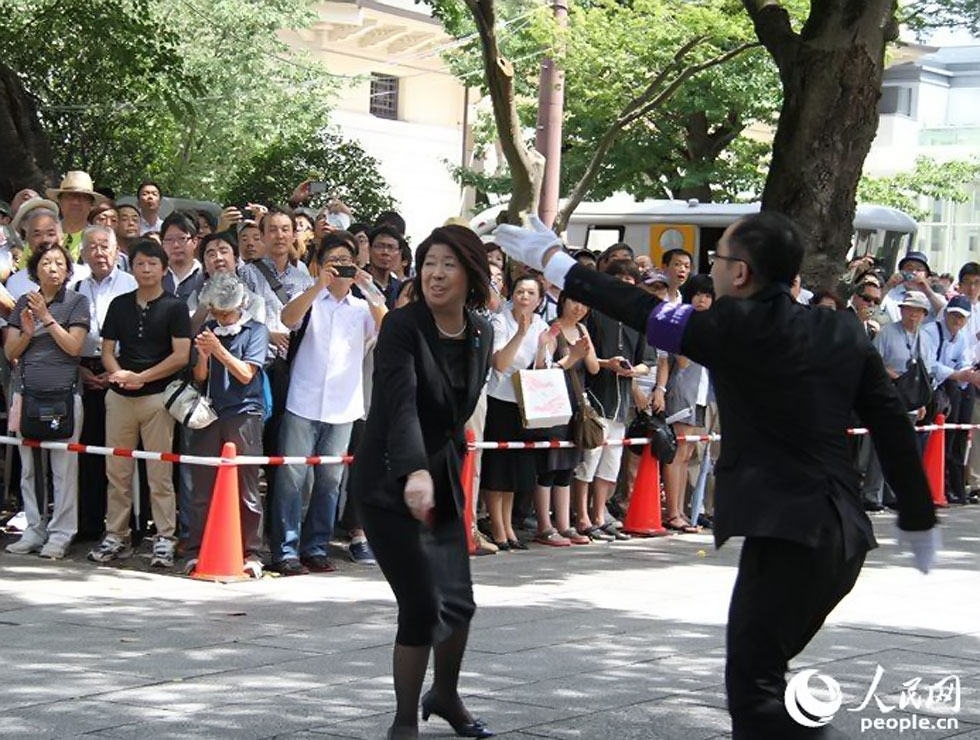 һ���ΰݾ�������Ĺ�����Ա���������³���ֲ���᳡����