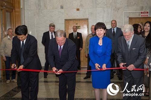 ���人��ս������չ��Ļʽ������ʽ�������й�פ����˹��ʹ��ԡ���������ս������ݹݳ��������˹�����人��ί��ί�������������������������������� ������ �㣩