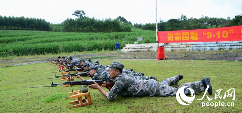 9��17�գ��ڹ����������ó���������װ���г���ר��ɲ�������ڽ���ʵ�����ѵ��������һ�ˡ��±䱬��83���������ǰϦ�������������ó��ؾ����ԡ��������� ǿ�ҹ�����Ϊ�����ȫ��������������֯500����ר��ɲ����������ʵ�����ѵ���ʹ�б�����ּ���������ɲ�Ⱥ���μ���ʷ���������ܣ���ǿ������ʶ�͹������(�Ӹ�ƽ.���ܹ�  ��)