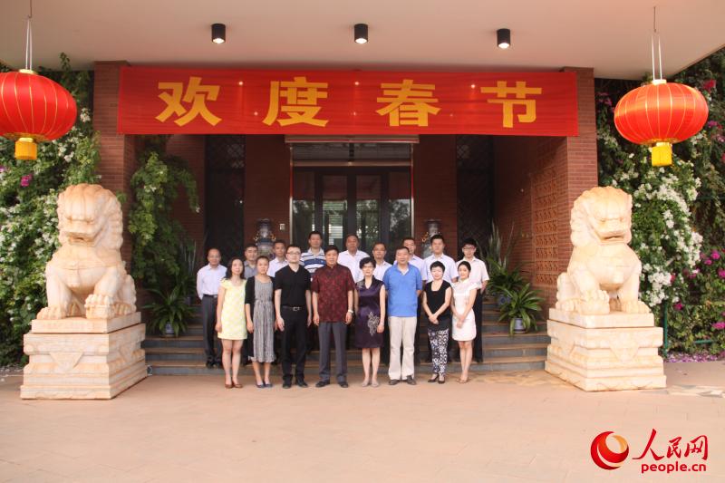 驻尼日尔使馆全家福