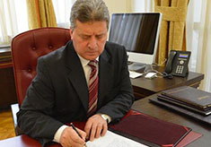     ֵй֮ʣҽ˺ٹ͹ѺõйֿףףԸйҸٲʢ    ҵͬºϰƽϯ쵼£л񹲺͹ٹ͹˫߹ϵﵽʷ¸߶ȡڴ֮Ѻá໥໥Ĺϵõһչͷḻ    йһֱṩֺ֧ԮҸ˱ʾԵĸл