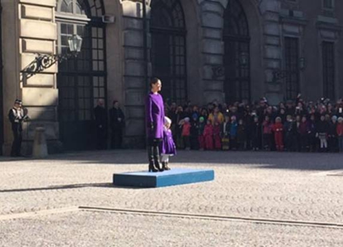 (图片来源:《瑞典妇女报》)