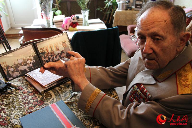 ˹����˹���Ͻ�Ϊ���������߽�������ɽ������˹��ѫ�»���߾��ֲ�ίԱ�����Ҫְ������������ �����㣩