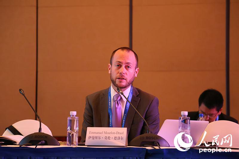 ³ǶоѧߡӢ˹ѧǵ˹ѧԺоԱŦĪס㣩