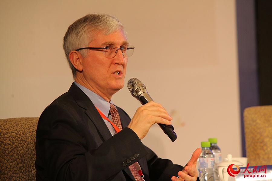 ĶʦܸˡϻTimothy Pstratford