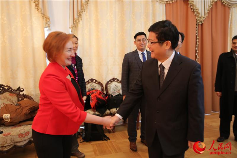 ��������ʹ���ͨ���й�����ר�Ұ�����