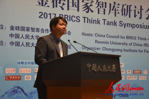 中国人民大学重阳金融研究院执行院长王文 刘亚洁摄