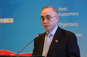 ͻ˹̹פʹյ¡            йΪȫչṩ   йͷ٣ܹйȫ򾭼òӰ죬Ϊȫչṩ   ϣһһ·ʺ߷̳Գɹƶһ滮ƶһһ·ЧʵͬʱṲͬٵľ⡣