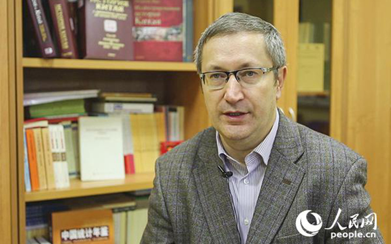 俄罗斯莫斯科国立大学亚非学院副院长安德烈·卡尔涅耶夫表示,十九大对中国的改革进程,尤其对进一步建立小康社会和中国未来五年的发展具有里程碑式的重要意义。习近平总书记上任以来,中国在许多领域取得了卓越成就,中国不仅实现自身经济的稳定增长,而且还有力带动“一带一路”沿岸国家的经济发展。