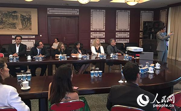 ýߺǿѧ߲μйפʹݾٰĽʮŴ̸ᡣ