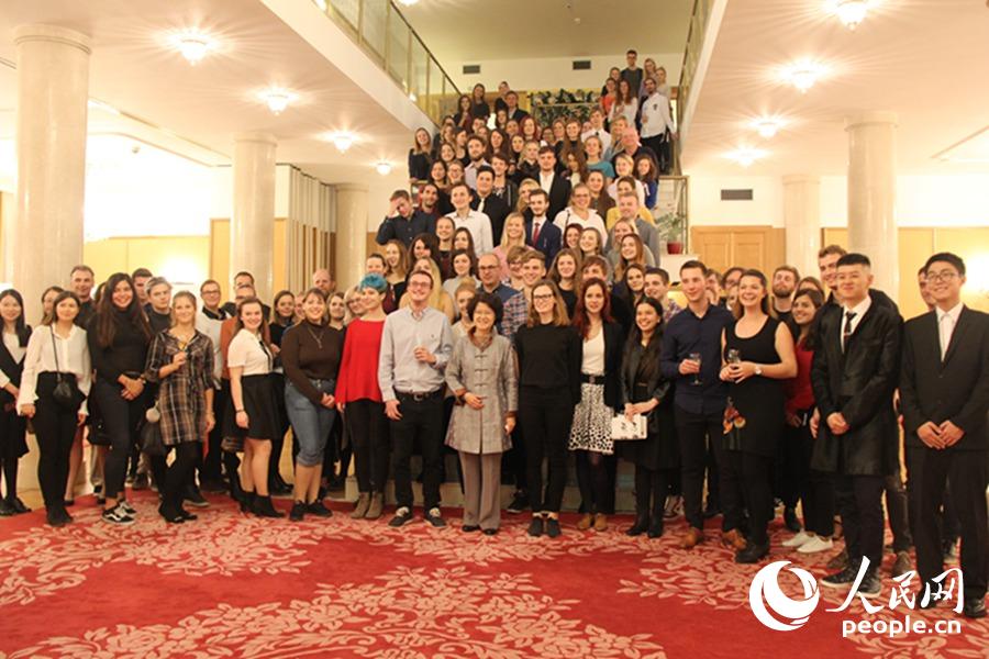 μӿջĽݿ˴ѧйפݿʹݵ⽻ǺӰ  