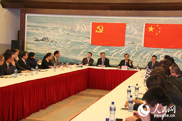 林松添就进一步学习好贯彻好宣传好党的十九大精神提出三点要求。 李志伟摄