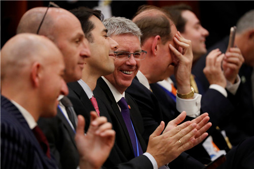 �˴�������100��Ҵ���ҵ�߲�������ͬ�����շû����������������ޣ�ֻ�и�ͨ������Τ����������ʵҵ��Ϊ����28 ����ҵ�߲�������