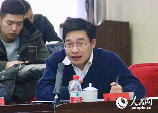 对外经贸大学国际关系学院副教授李志永发言 (人民网记者 杨牧摄)