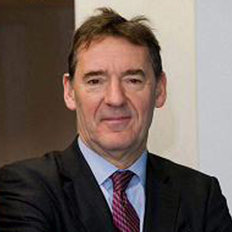 ש״ߣйÿʹһµӢǰӢ󳼡ӢѧҼķ2001ˡשҡڽ9µھŴνש쵼Ż֮ʣʾйһ漣׿ԽģҲǾ޽еӡҳҵӢ˵йÿʹһµӢ