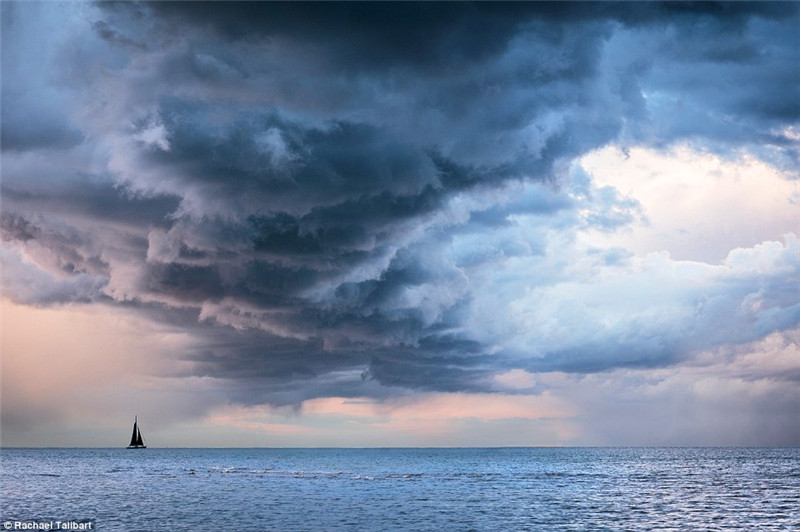 �������ص���Щ��Ƭ��������һ����Ϊ��Sirens����������Ӱ���