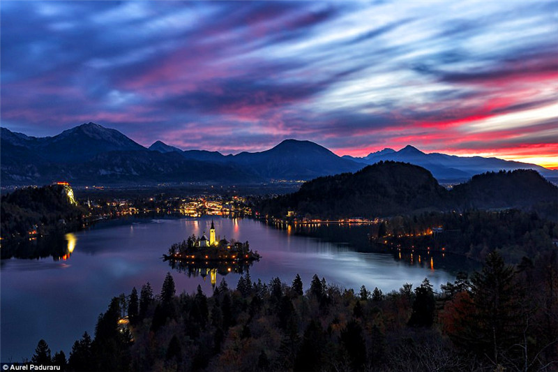 �����ڰ�����˹ɽ���µ�һ��С��