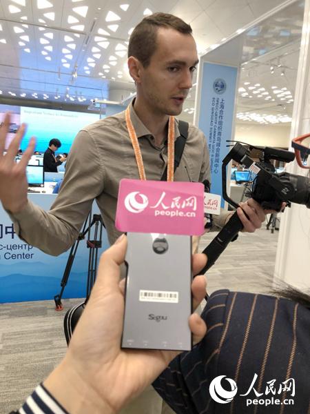 白俄罗斯第一电视台记者帕什科维奇。