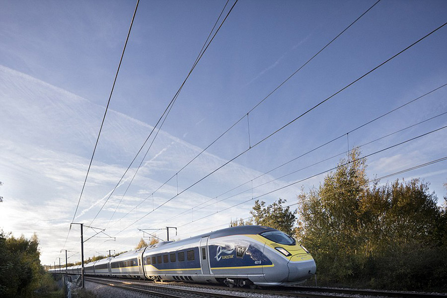 ŷ��֮�ǣ�Eurostar���г���ͨ���׶�ֱͨ��ķ˹�ص�����·�ߣ������ó�ֻ����Сʱ��