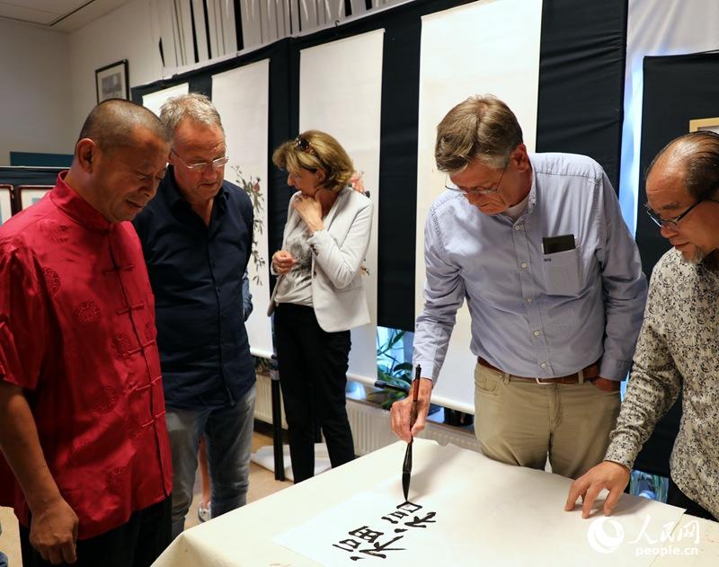 ������ǰ���÷�չ���������ɵ¡���˹���ֳ�ѧ�����鷨������������