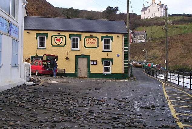 �������˺�����ɫ��Ӣ����Ѻ�����ջ